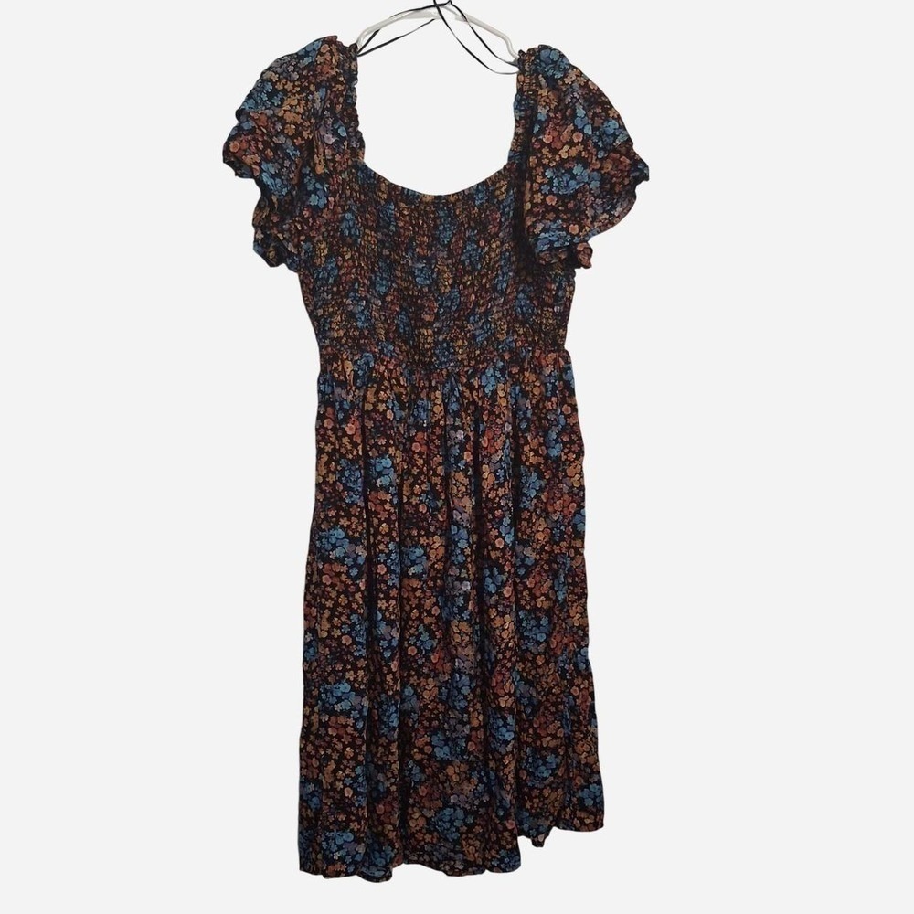 Size L a.n.a Smocked Floral Midi Dress with Puff Sleeves - Picture 7 of 7